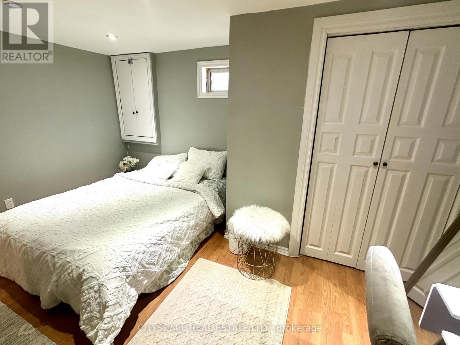 116 Rexway Drive E, Halton Hills (Georgetown), Ontario  L7G 1R6 - Photo 1 - W13630218