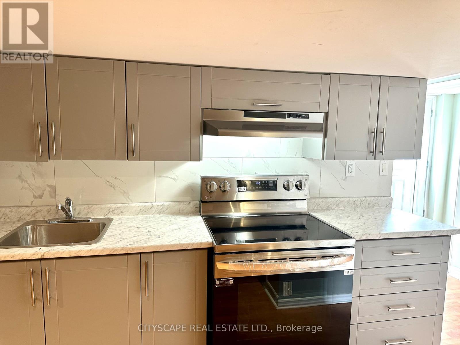 116 Rexway Drive E, Halton Hills (Georgetown), Ontario  L7G 1R6 - Photo 2 - W13630218