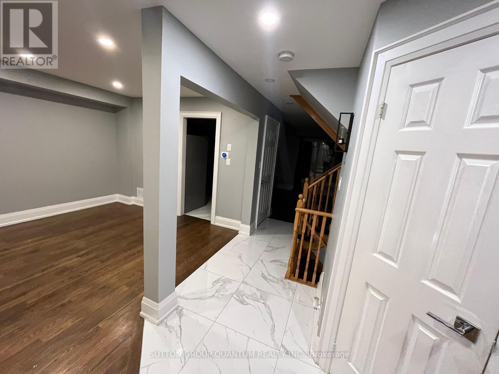 135 Mowat Crescent, Halton Hills (Georgetown), Ontario  L7G 6A8 - Photo 3 - W13630900