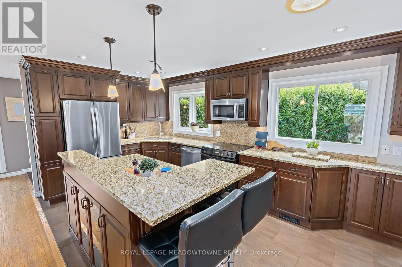 33 Fagan Drive, Halton Hills (Georgetown), Ontario  L7G 4P4 - Photo 11 - W13628882