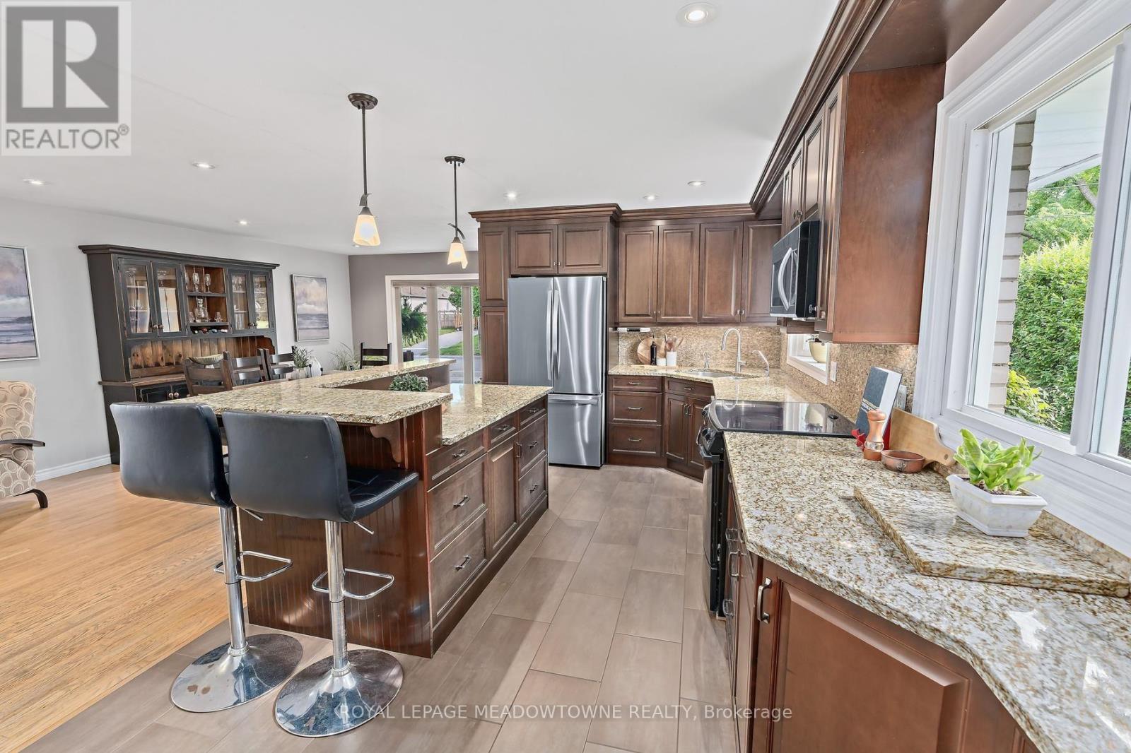 33 Fagan Drive, Halton Hills (Georgetown), Ontario  L7G 4P4 - Photo 14 - W13628882