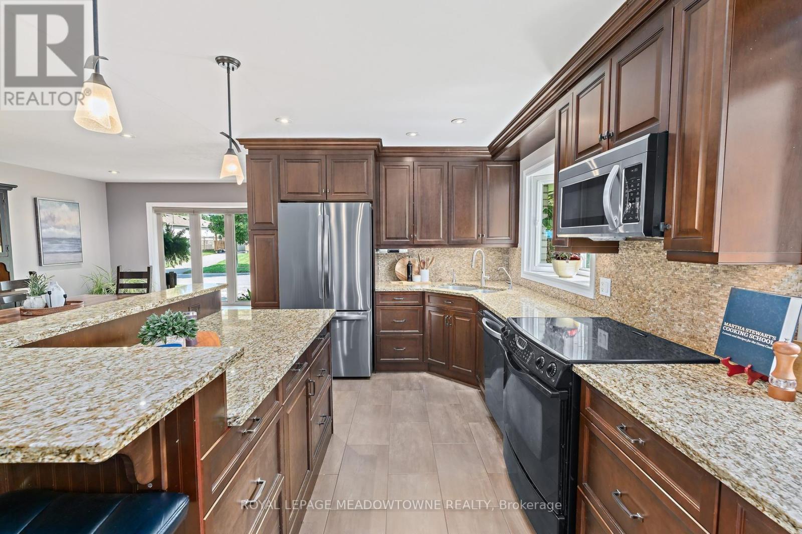 33 Fagan Drive, Halton Hills (Georgetown), Ontario  L7G 4P4 - Photo 15 - W13628882