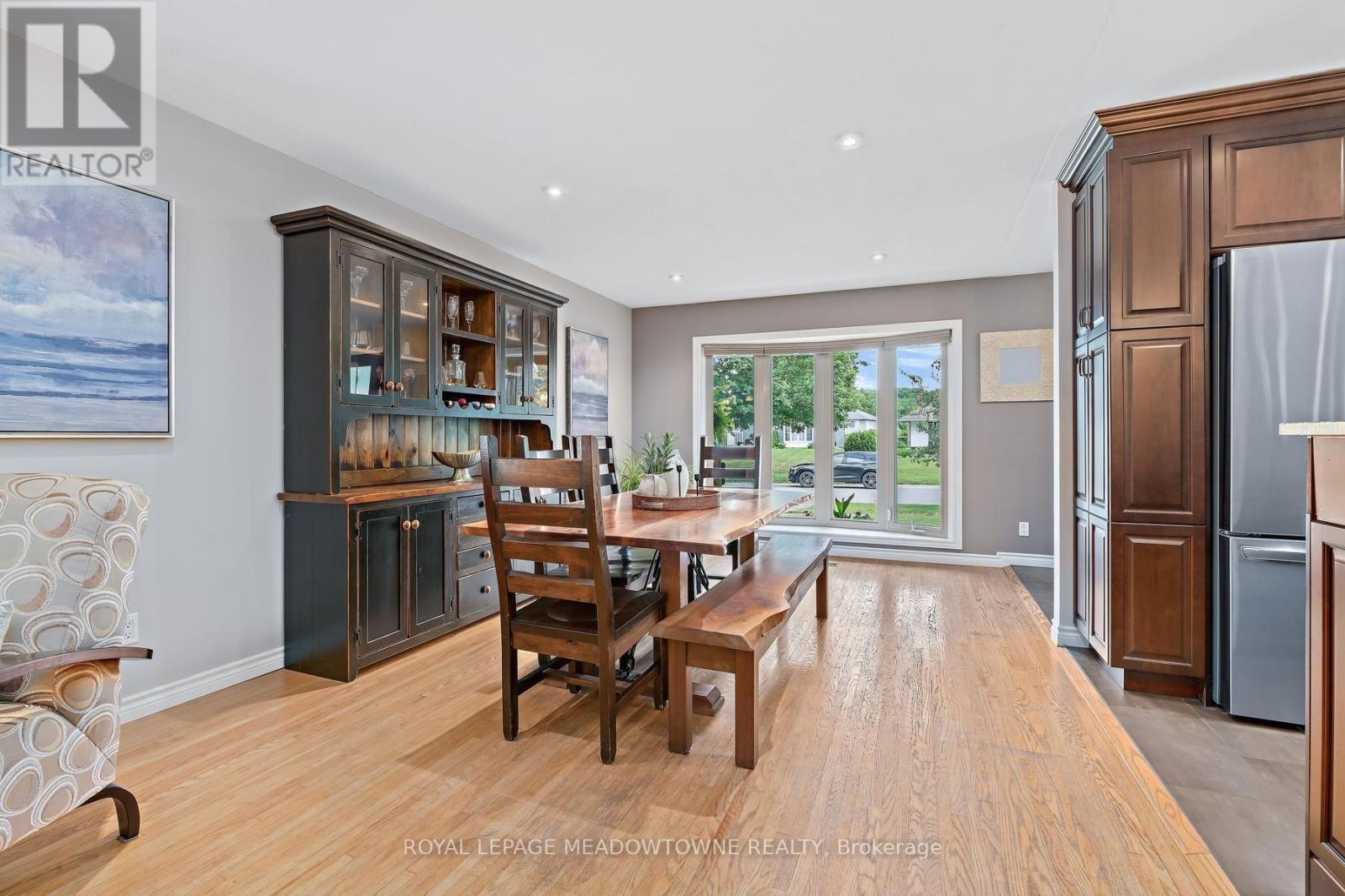33 Fagan Drive, Halton Hills (Georgetown), Ontario  L7G 4P4 - Photo 5 - W13628882