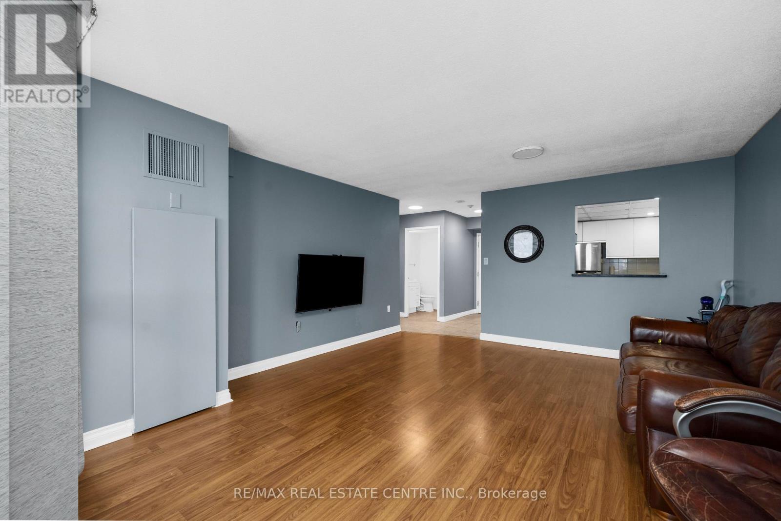 1504 - 20 Mcfarlane Drive, Halton Hills (Georgetown), Ontario  L7G 5J8 - Photo 2 - W13632846