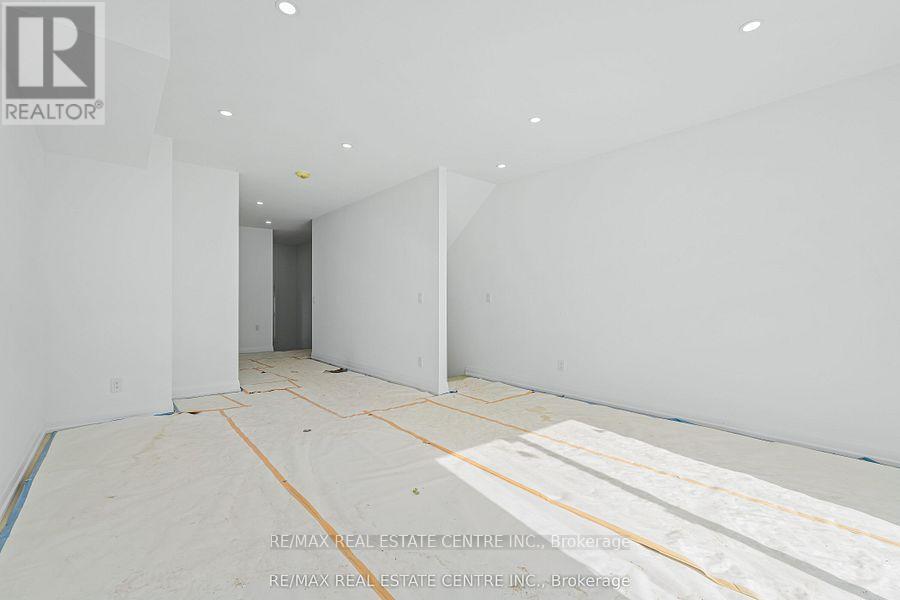 19 James Street, Halton Hills (Georgetown), Ontario  L7G 2H2 - Photo 16 - W13633272
