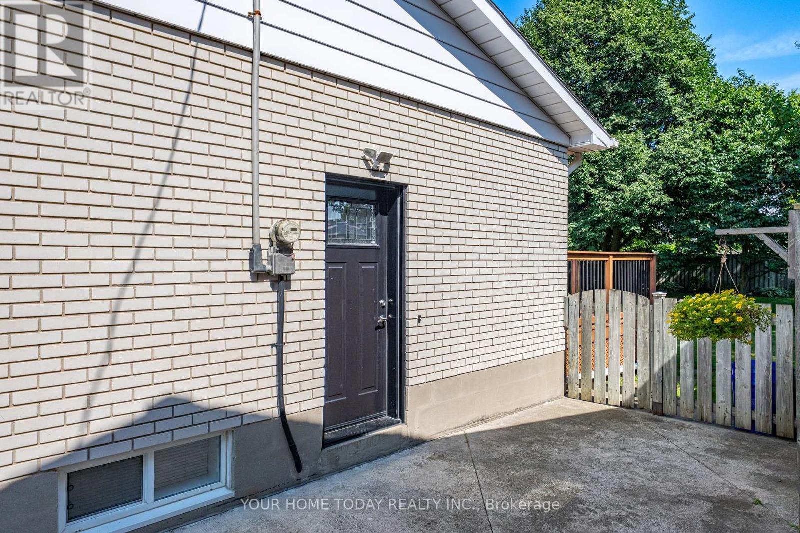 17 Carole Street, Halton Hills (Georgetown), Ontario  L7G 5B4 - Photo 36 - W13633874