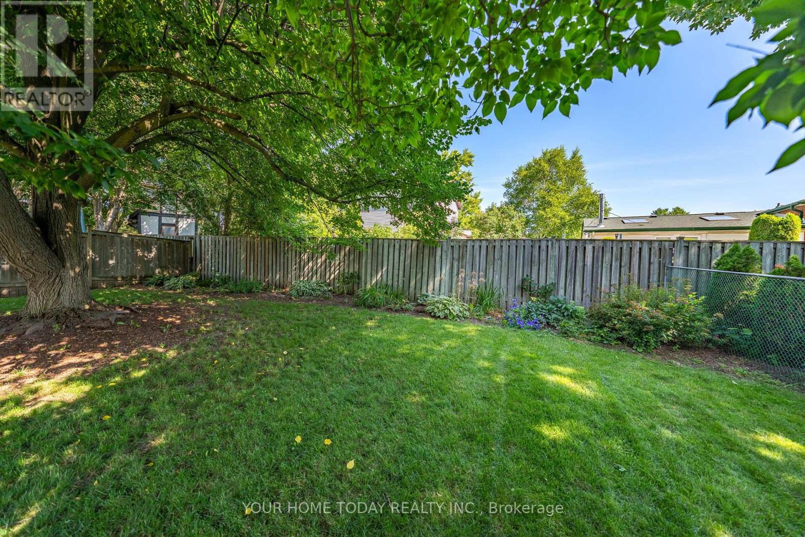 17 Carole Street, Halton Hills (Georgetown), Ontario  L7G 5B4 - Photo 40 - W13633874