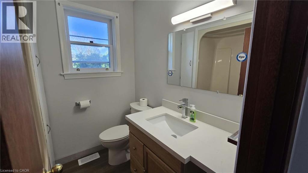 143 Confederation Street, Halton Hills, Ontario  L7G 3S3 - Photo 11 - 40851149