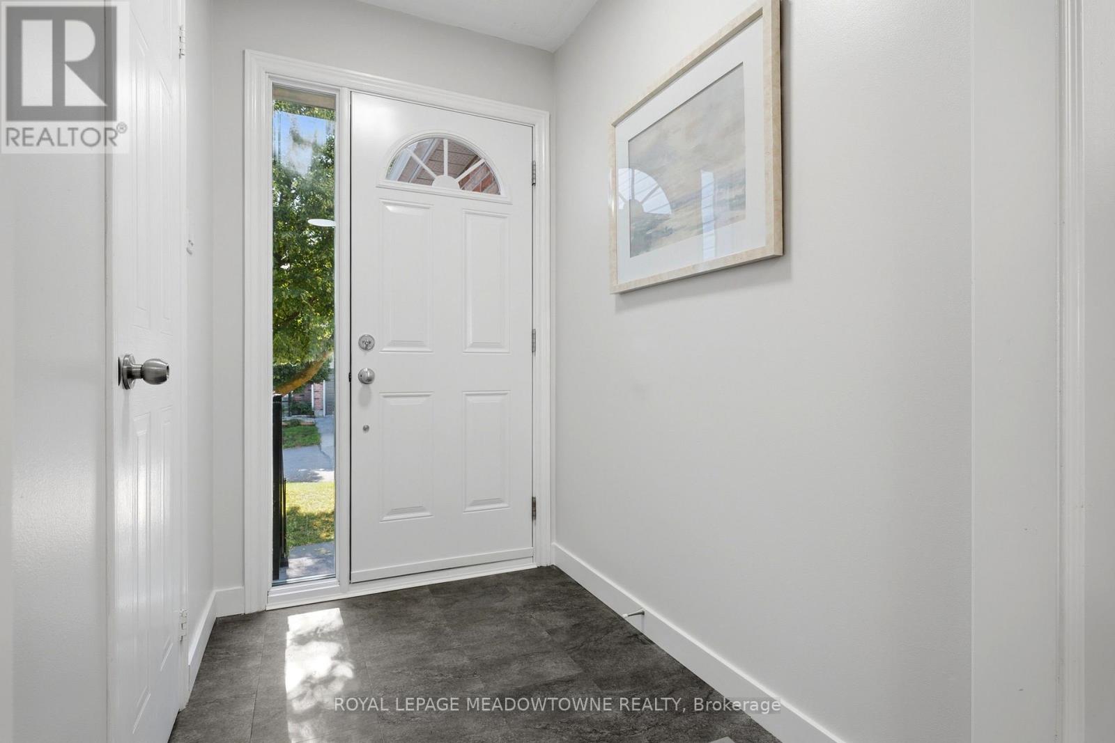 3 Brian Lane, Halton Hills (Georgetown), Ontario  L7G 5L7 - Photo 4 - W13634642