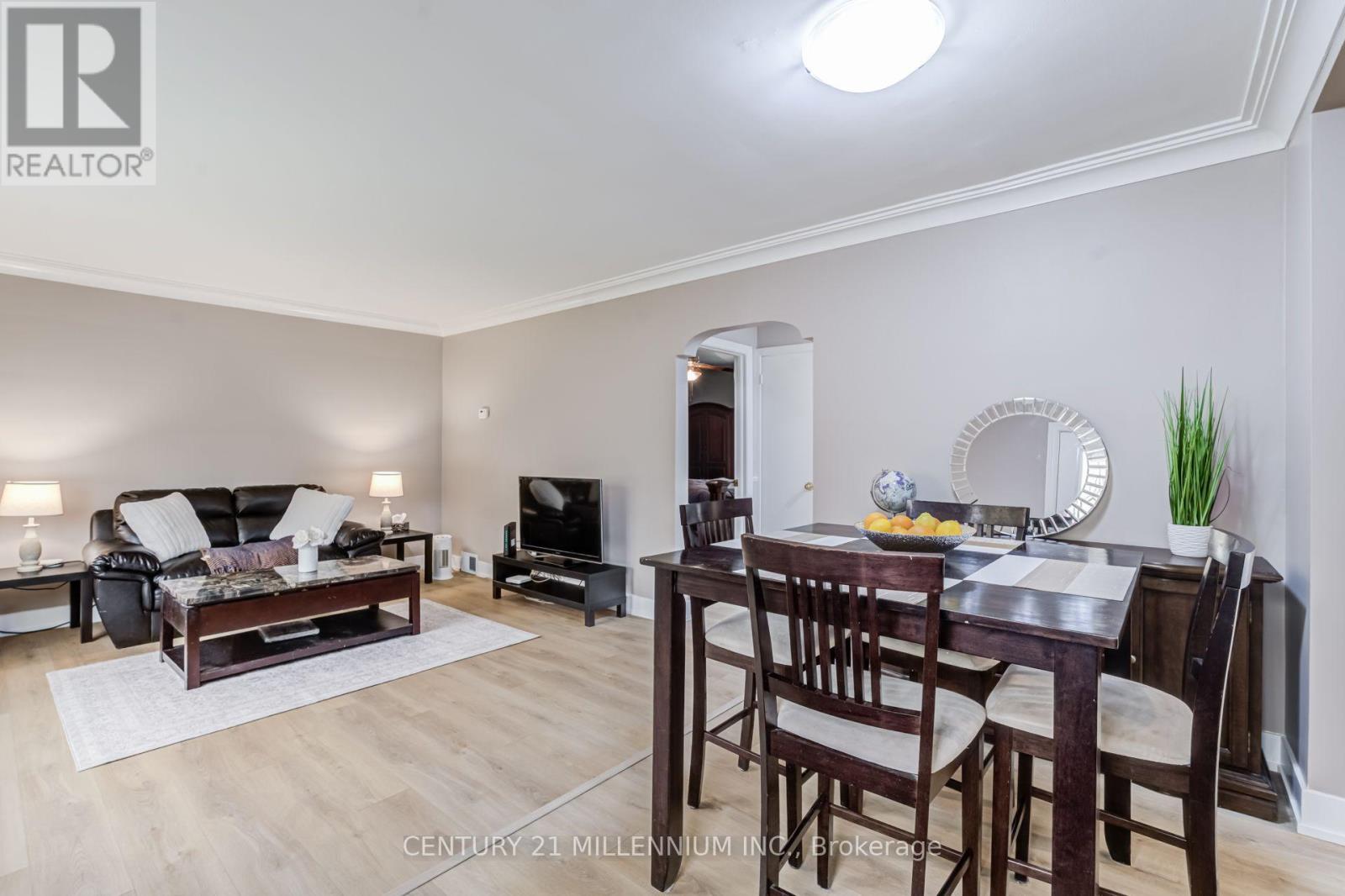 44 Byron Street, Halton Hills (Georgetown), Ontario  L7G 3W7 - Photo 4 - W13635238