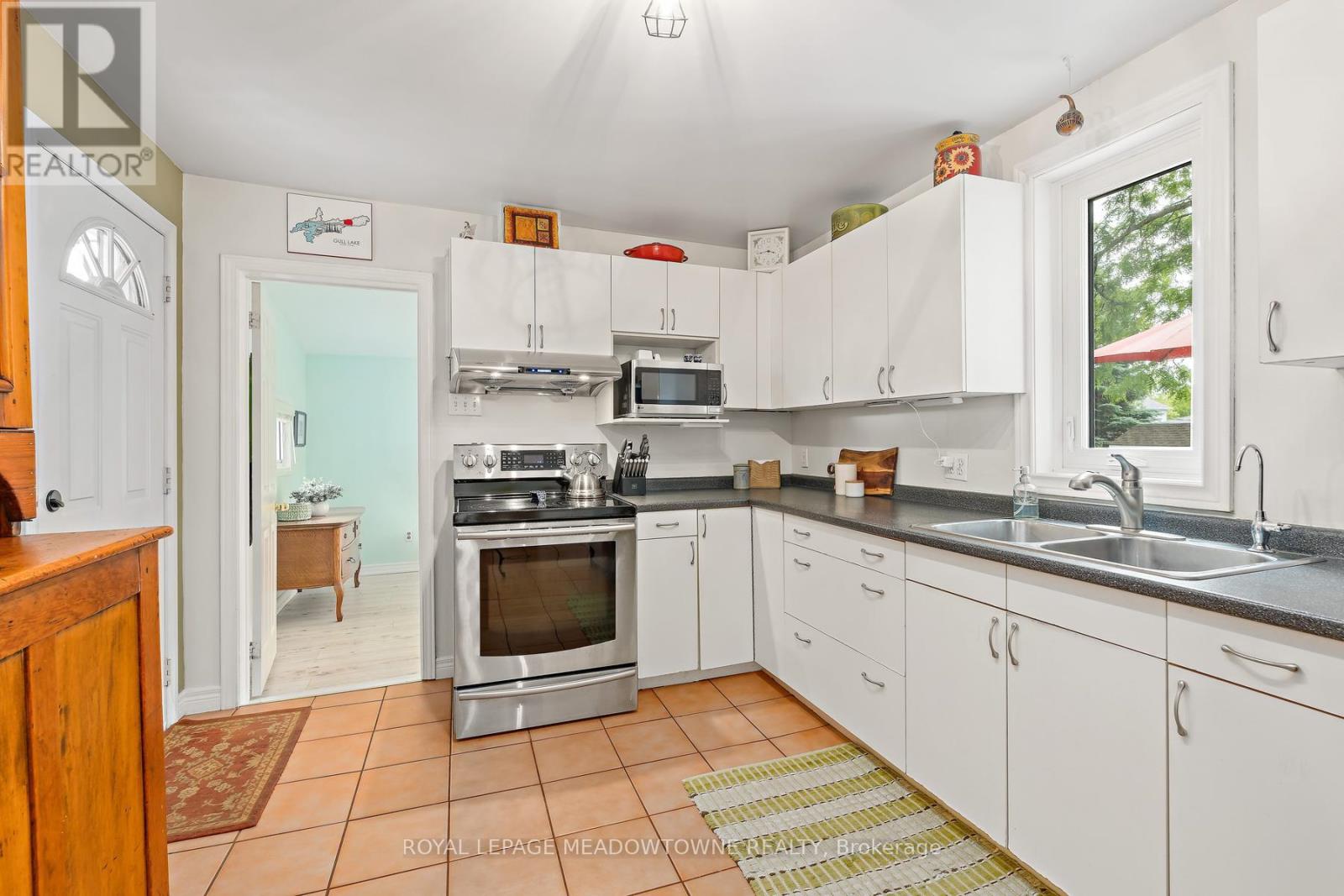30 Victoria Street, Halton Hills (Georgetown), Ontario  L7G 3N6 - Photo 11 - W13639274