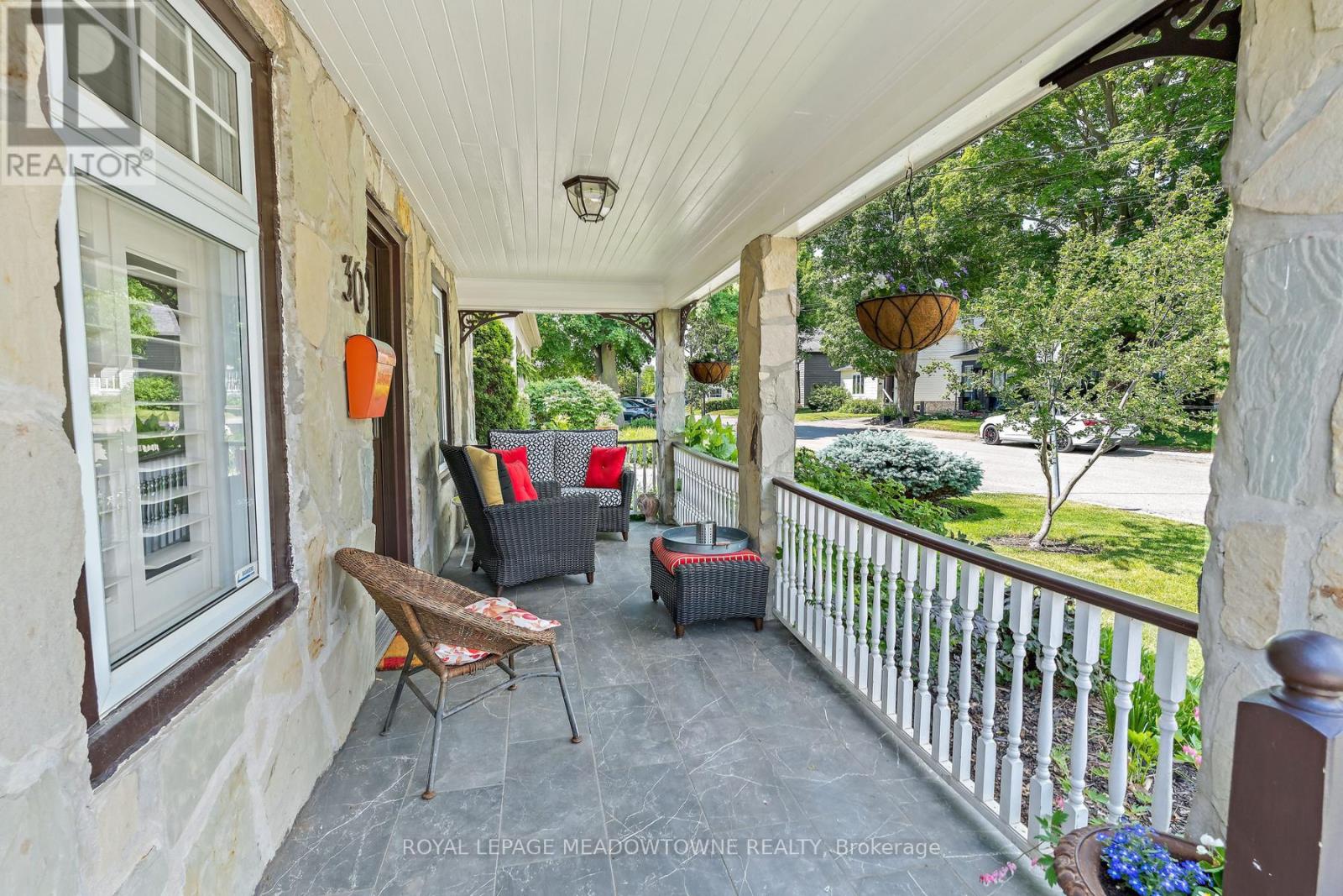 30 Victoria Street, Halton Hills (Georgetown), Ontario  L7G 3N6 - Photo 4 - W13639274