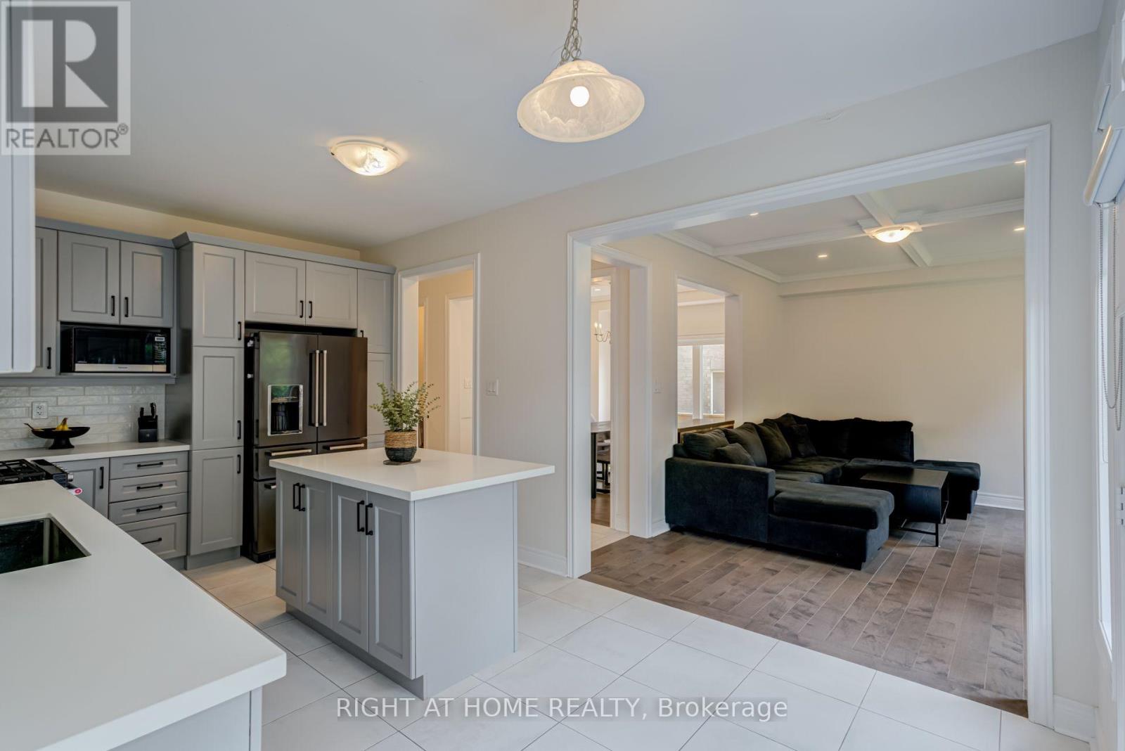 51 Rosewell Crescent, Halton Hills (Georgetown), Ontario  L7G 0N4 - Photo 12 - W13639546
