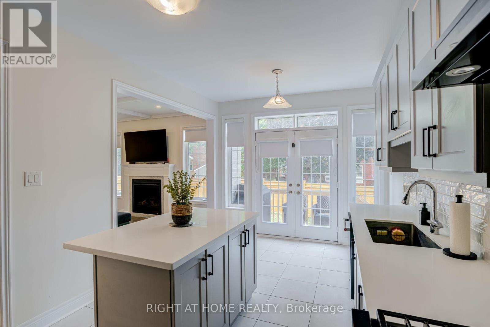 51 Rosewell Crescent, Halton Hills (Georgetown), Ontario  L7G 0N4 - Photo 14 - W13639546