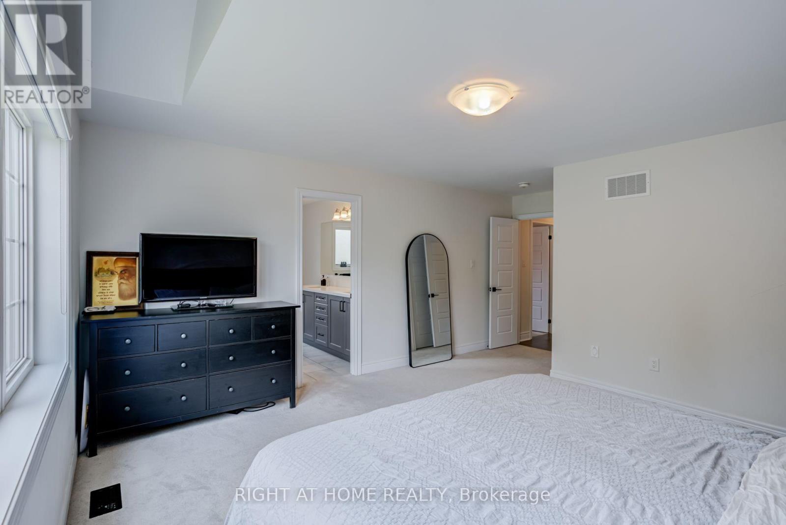 51 Rosewell Crescent, Halton Hills (Georgetown), Ontario  L7G 0N4 - Photo 31 - W13639546