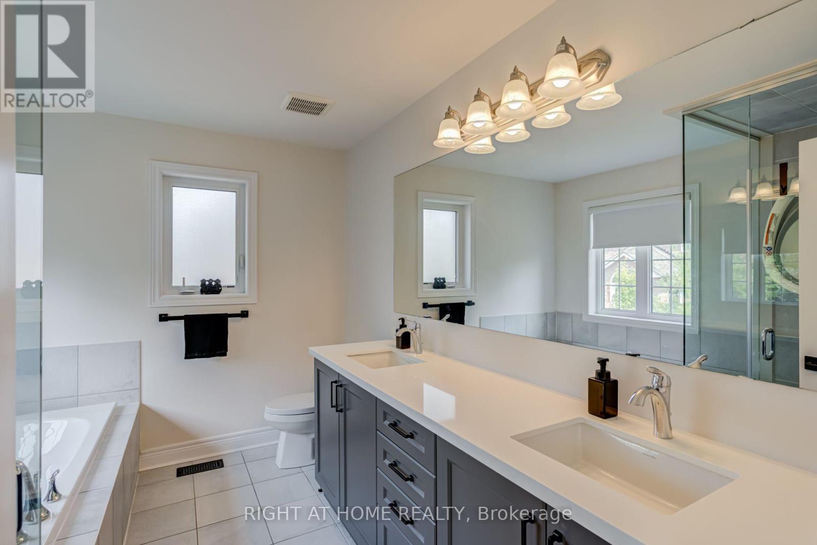 51 Rosewell Crescent, Halton Hills (Georgetown), Ontario  L7G 0N4 - Photo 33 - W13639546