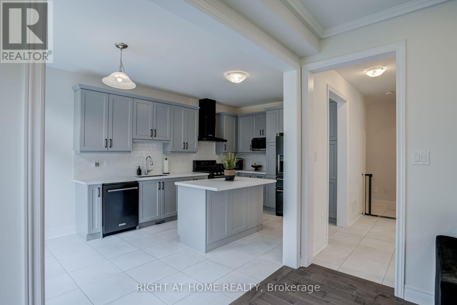 51 Rosewell Crescent, Halton Hills (Georgetown), Ontario  L7G 0N4 - Photo 8 - W13639546