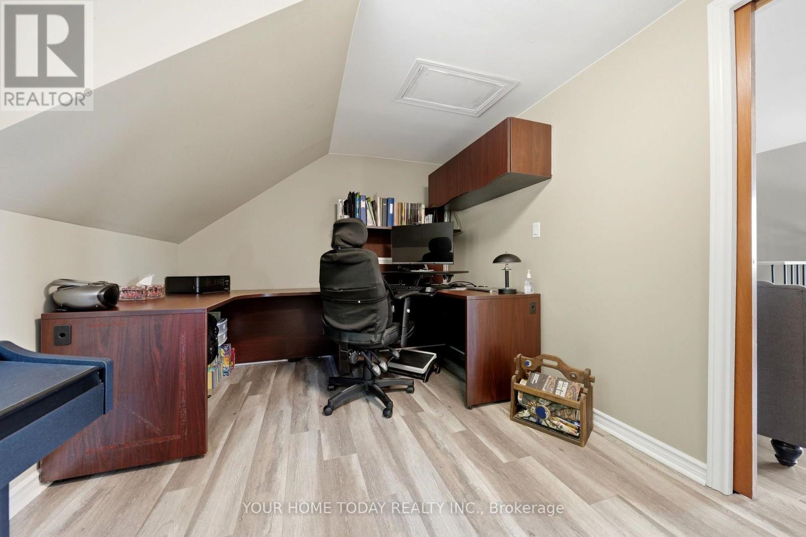 15585 Clayhill Road, Halton Hills (Rural Halton Hills), Ontario  L7G 4S8 - Photo 15 - W13640094
