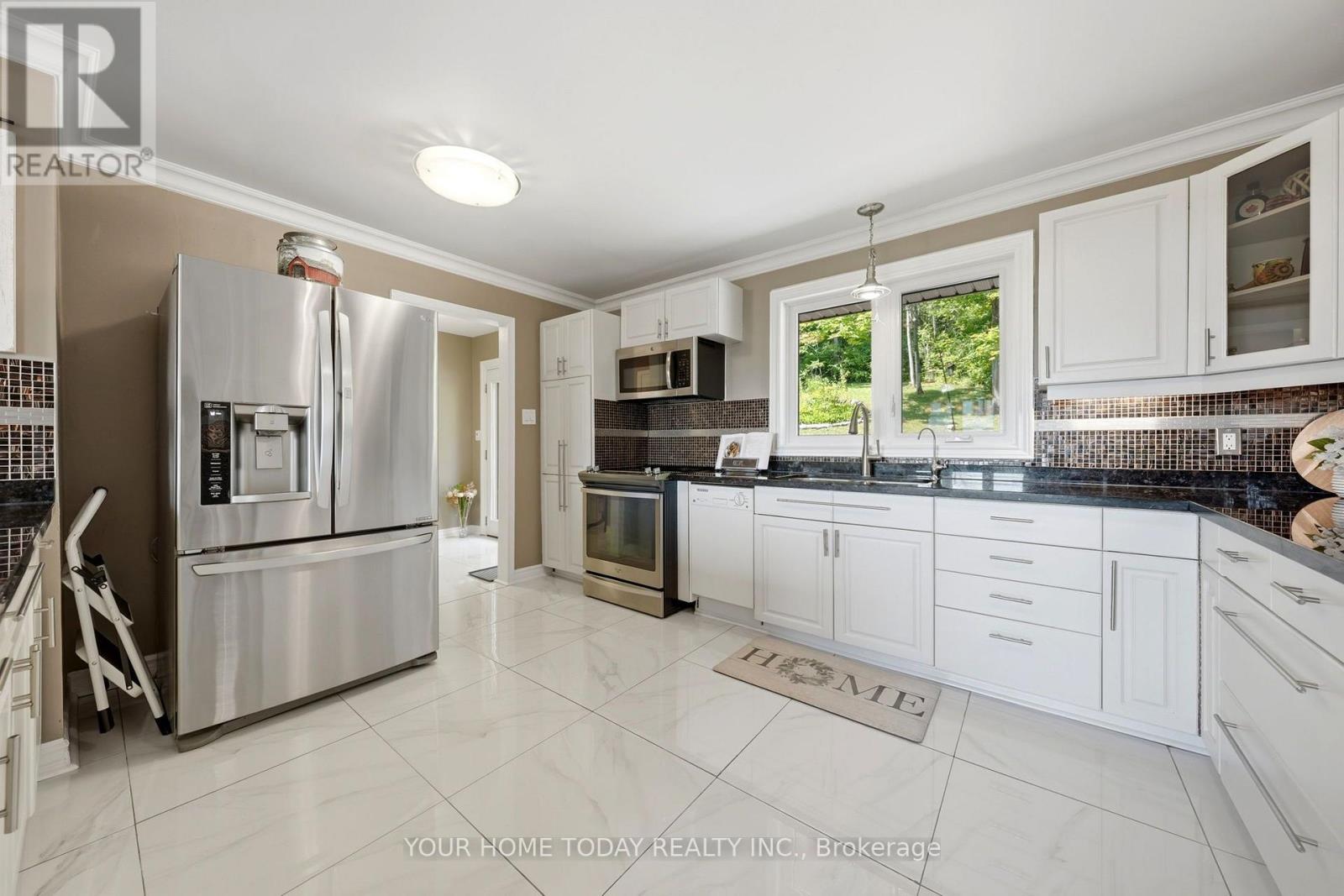 15585 Clayhill Road, Halton Hills (Rural Halton Hills), Ontario  L7G 4S8 - Photo 6 - W13640094