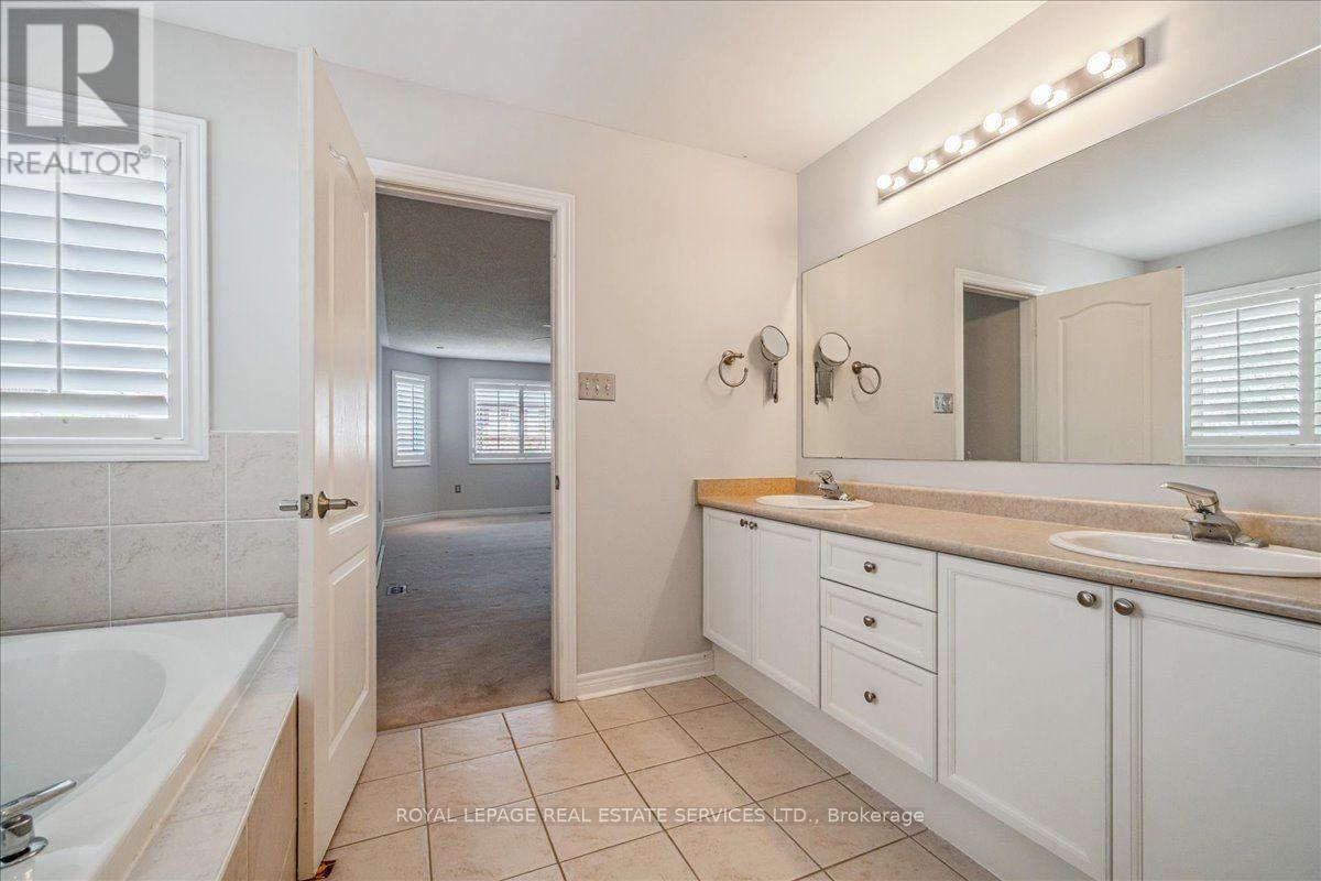 54 Stonebrook Crescent, Halton Hills (Georgetown), Ontario  L7G 6E5 - Photo 27 - W13643438