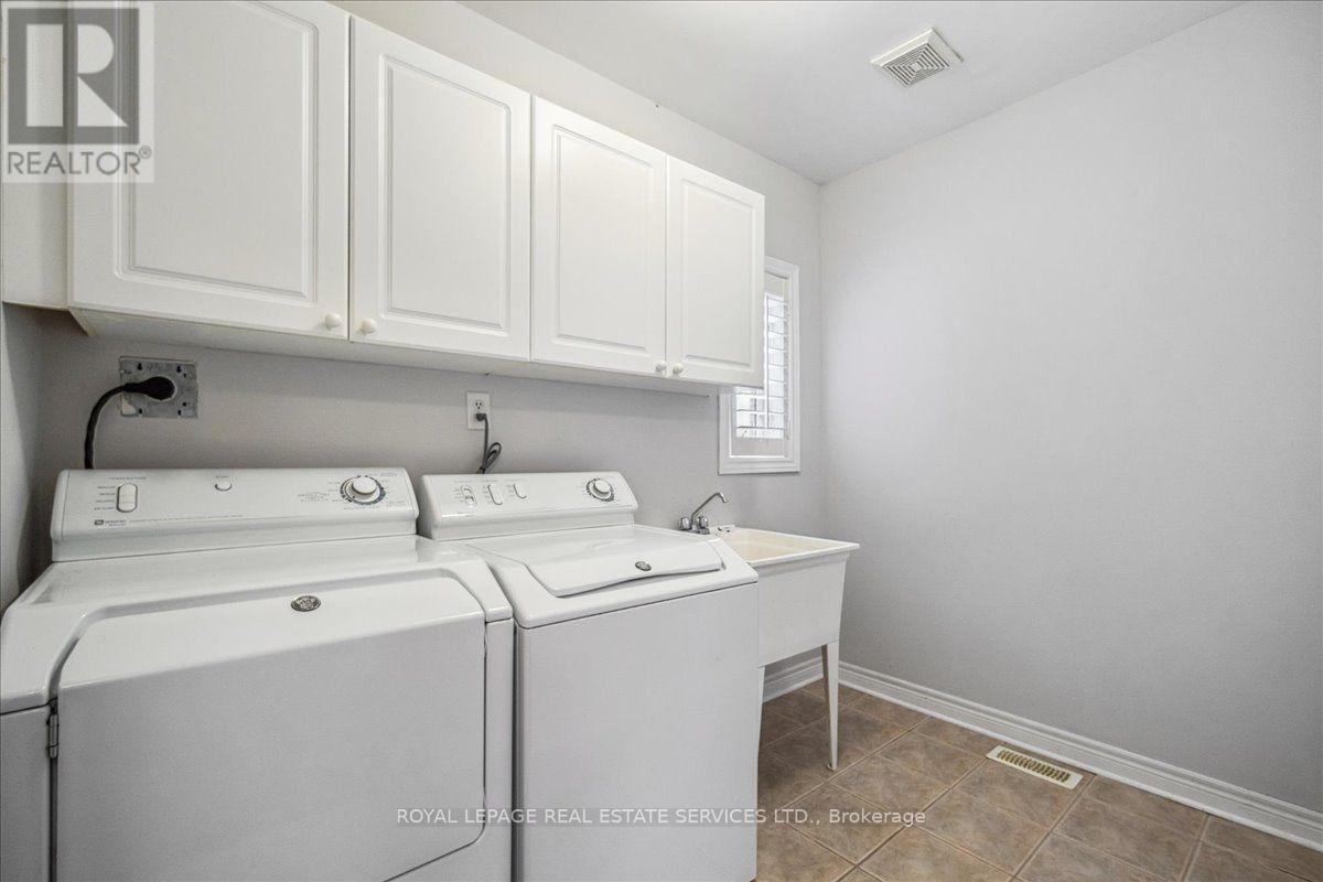 54 Stonebrook Crescent, Halton Hills (Georgetown), Ontario  L7G 6E5 - Photo 35 - W13643438