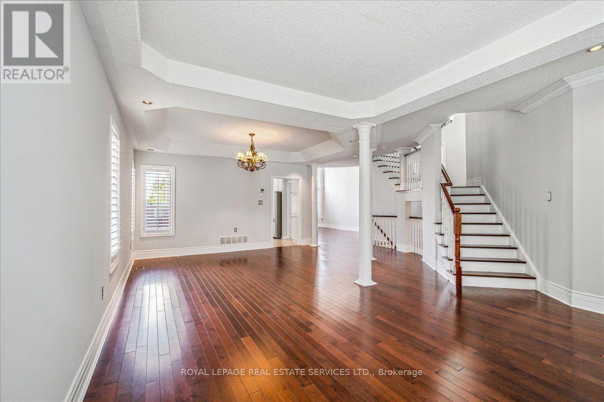 54 Stonebrook Crescent, Halton Hills (Georgetown), Ontario  L7G 6E5 - Photo 5 - W13643438