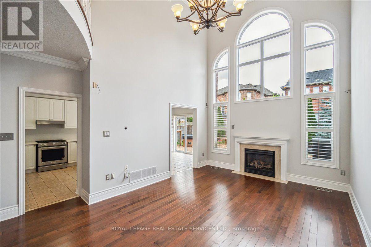 54 Stonebrook Crescent, Halton Hills (Georgetown), Ontario  L7G 6E5 - Photo 8 - W13643438