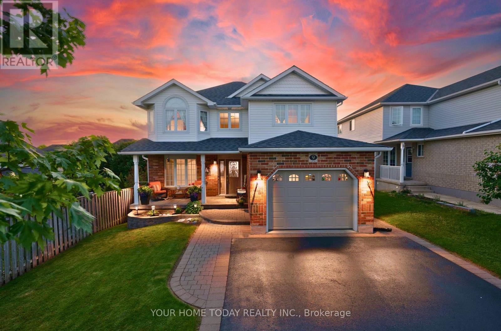 9 Kenney Street, Halton Hills (Ac Acton), Ontario  L7J 3B2 - Photo 1 - W13644302