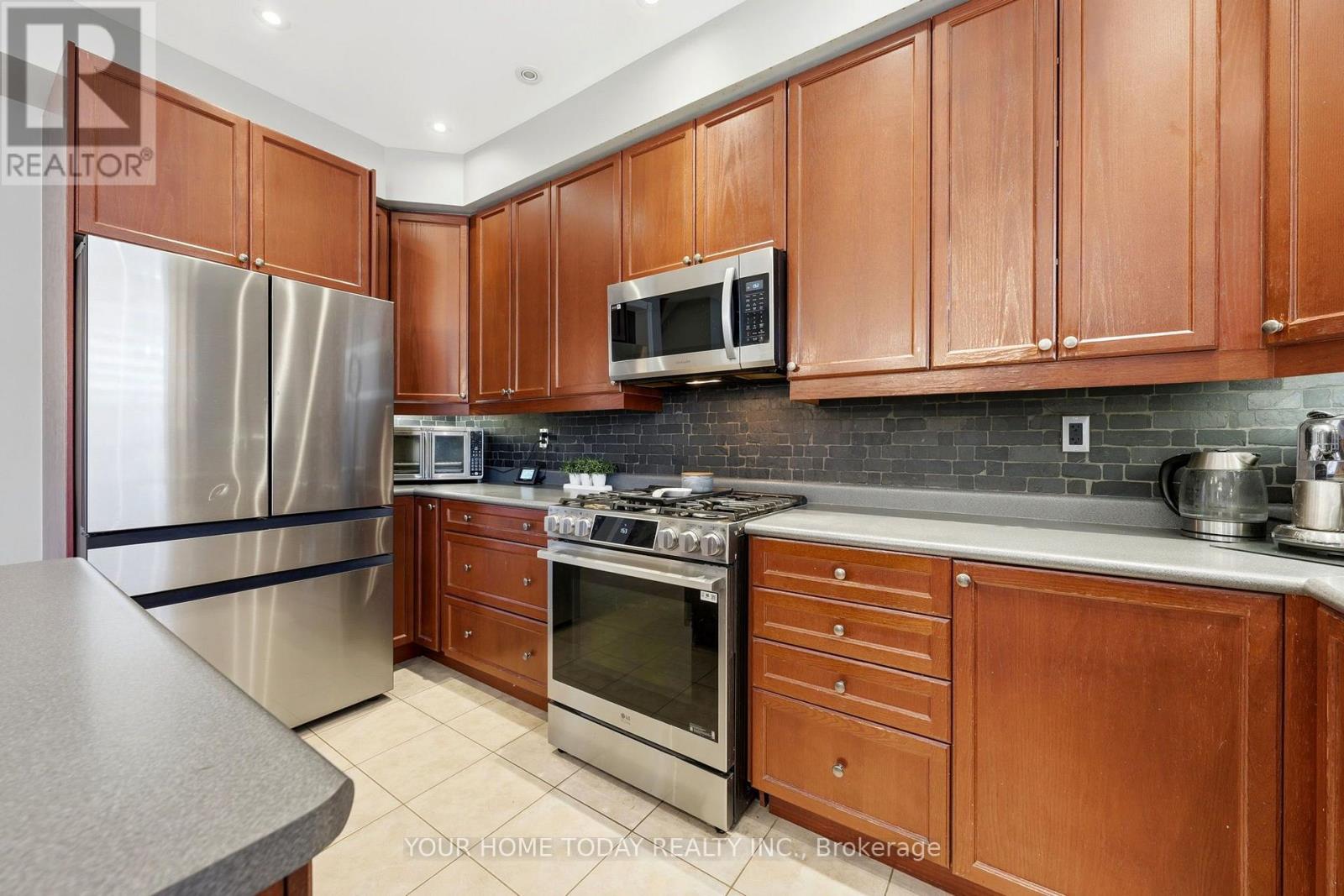 11 Orchid Avenue, Halton Hills (Georgetown), Ontario  L7G 6L7 - Photo 14 - W13646268
