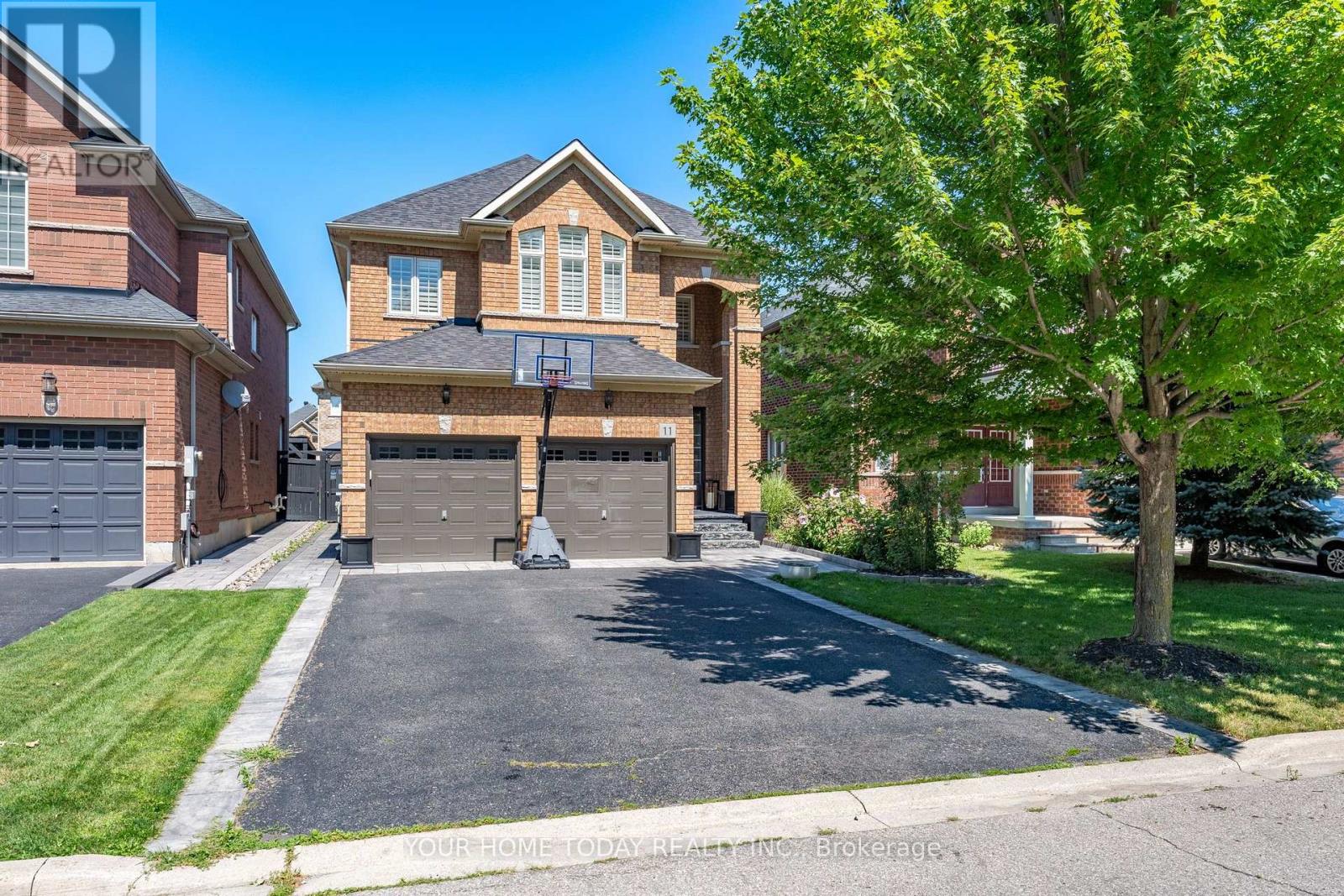 11 Orchid Avenue, Halton Hills (Georgetown), Ontario  L7G 6L7 - Photo 3 - W13646268