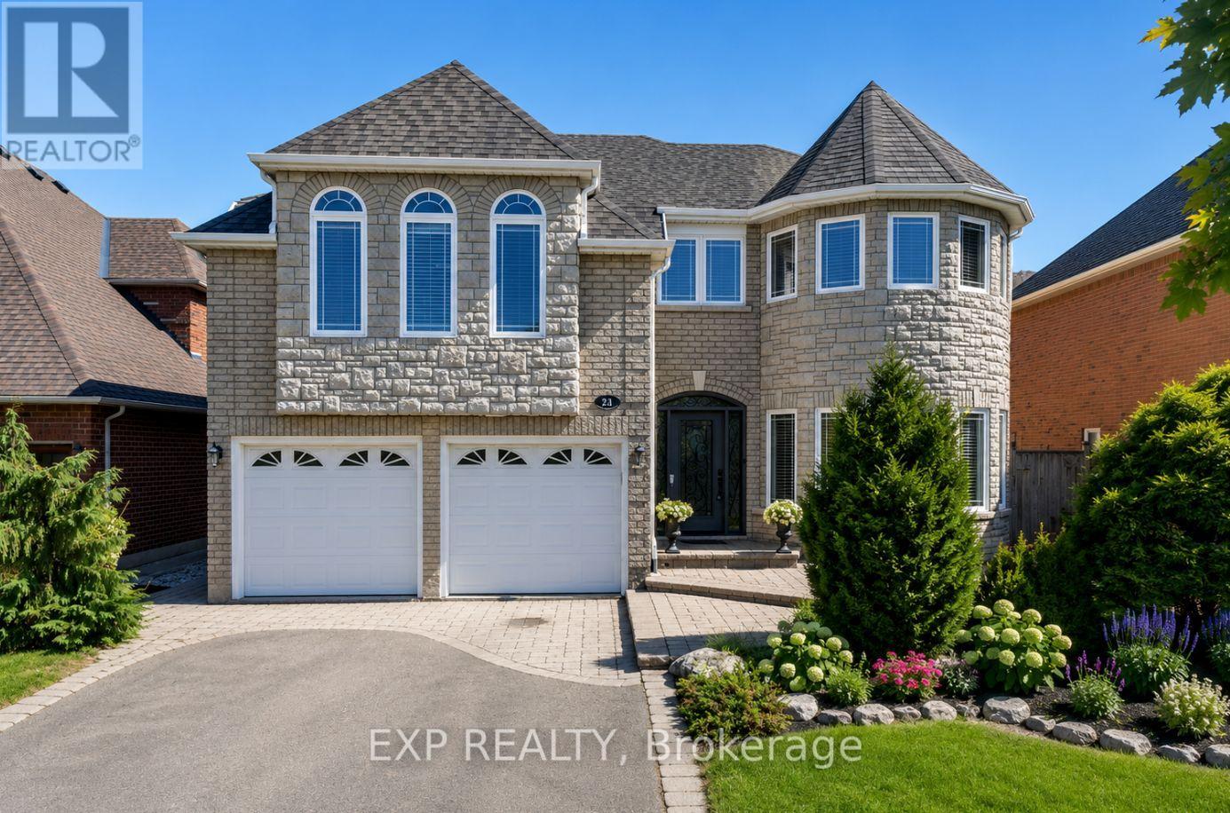 16 Curry Crescent, Halton Hills (Georgetown), Ontario  L7G 5L4 - Photo 1 - W13647866