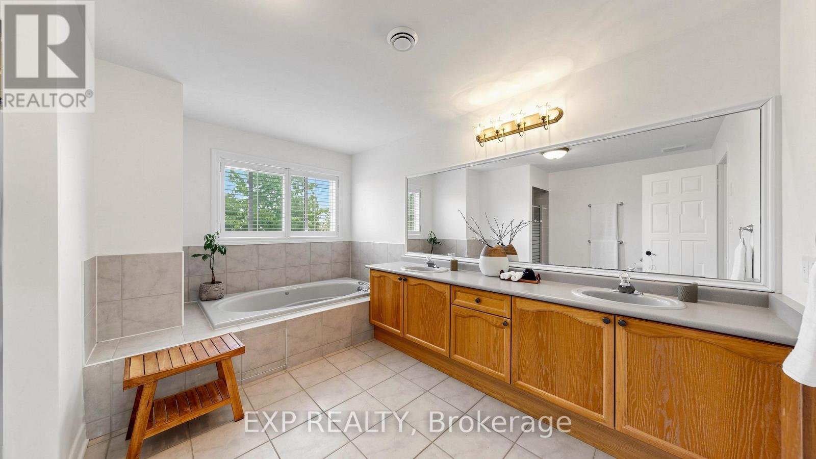 16 Curry Crescent, Halton Hills (Georgetown), Ontario  L7G 5L4 - Photo 20 - W13647866