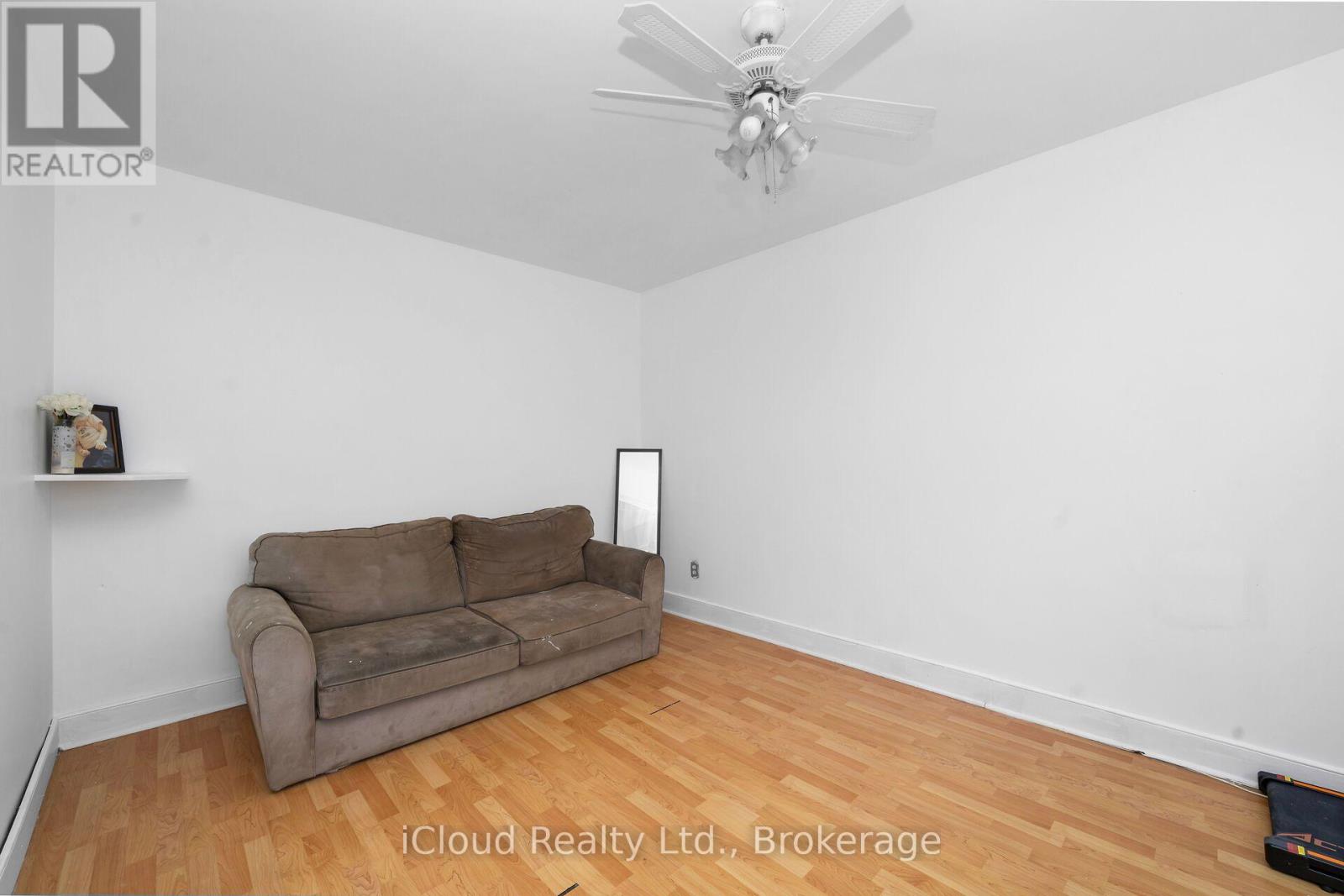 32 Mowbray Place, Halton Hills (Ac Acton), Ontario  L7J 2J8 - Photo 16 - W13648286