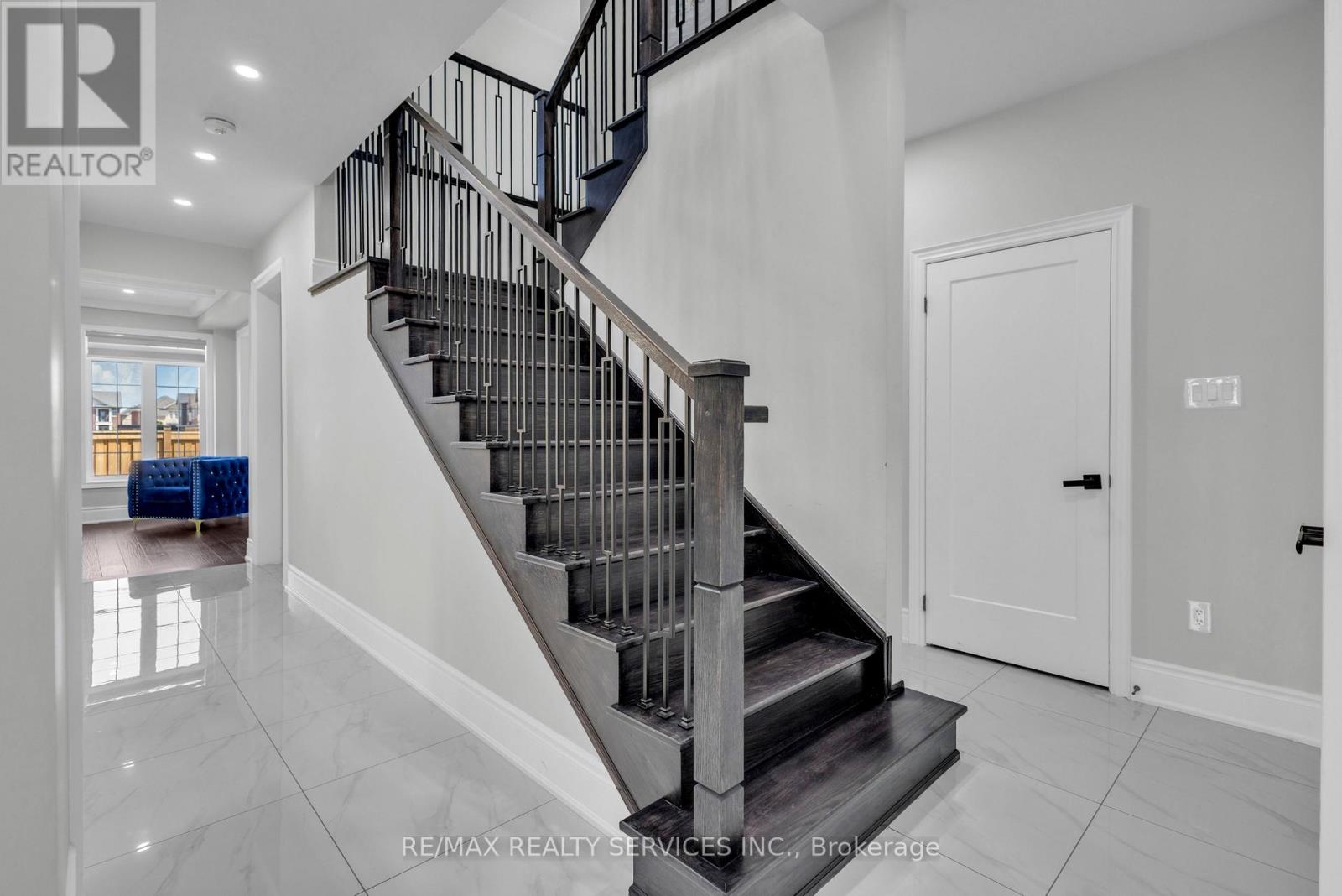 40 Rosewell Crescent, Halton Hills (Georgetown), Ontario  L7G 0N3 - Photo 9 - W13649166