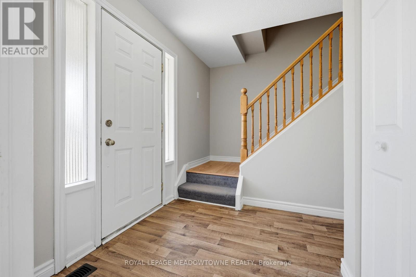 82 Maple Avenue, Halton Hills (Georgetown), Ontario  L7G 1X7 - Photo 4 - W13649670