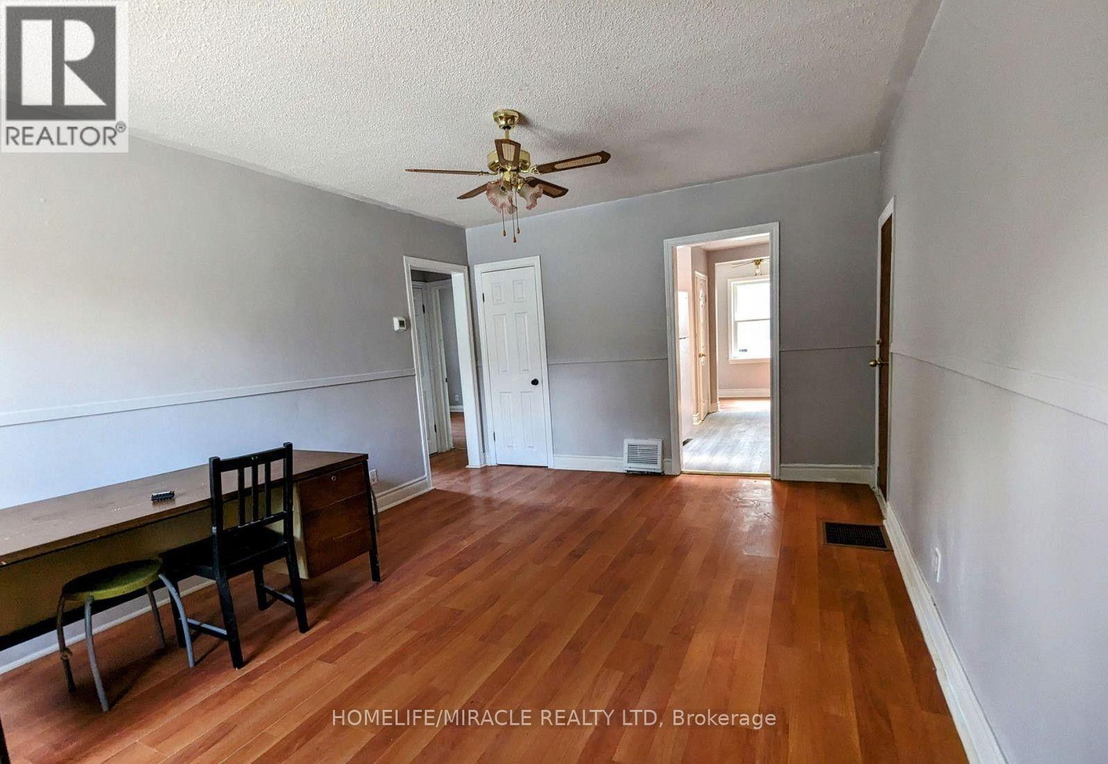 45 Main Street N, Halton Hills (Georgetown), Ontario  L7G 3H2 - Photo 2 - W13651062