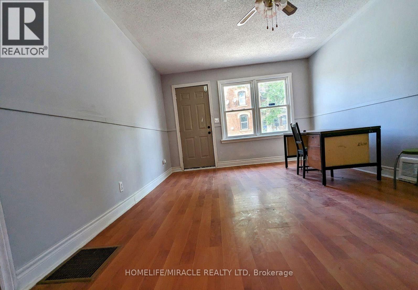 45 Main Street N, Halton Hills (Georgetown), Ontario  L7G 3H2 - Photo 3 - W13651062