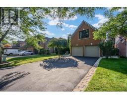 <div class="price">$1,399,900</div> 9 Stone Street, Halton Hills (Georgetown)<br><div style="margin-bottom:8px;"><small>Keller Williams Referred Urban Realty</small></div><div class='bed_bath'>5 Bed | 4 Bath</div>