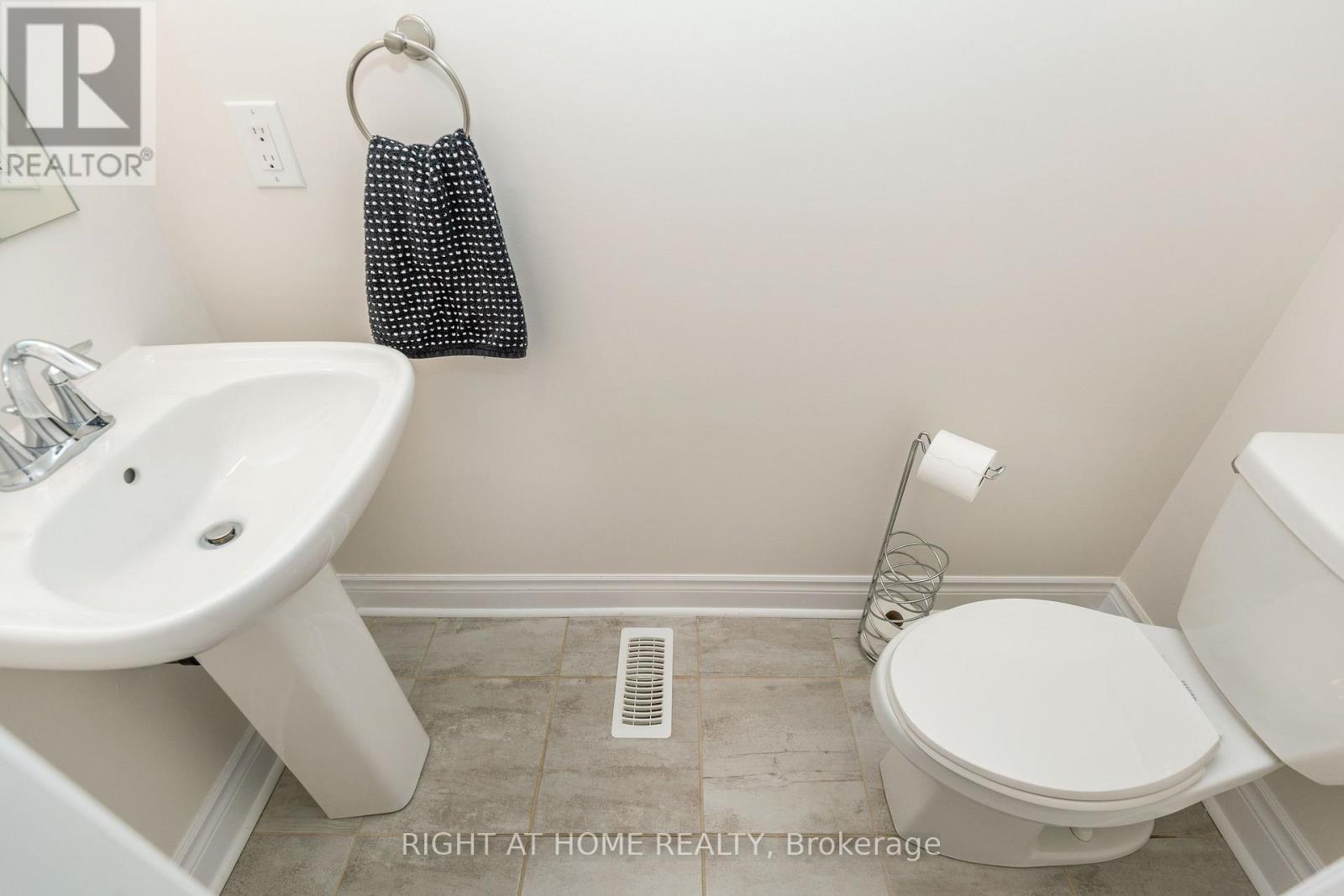 8 Monarch Drive, Halton Hills (Georgetown), Ontario  L7G 0H9 - Photo 10 - W13655948