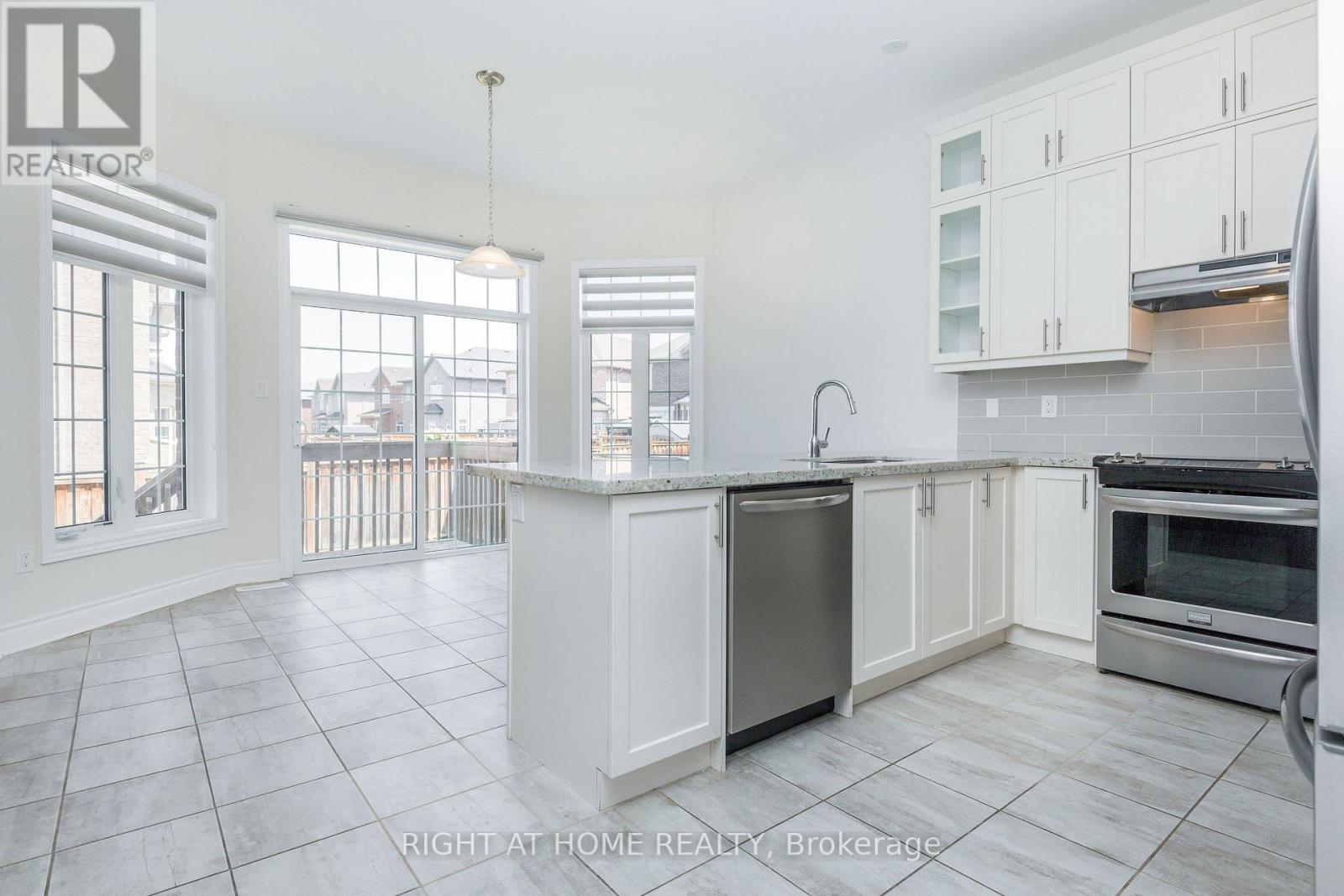 8 Monarch Drive, Halton Hills (Georgetown), Ontario  L7G 0H9 - Photo 14 - W13655958