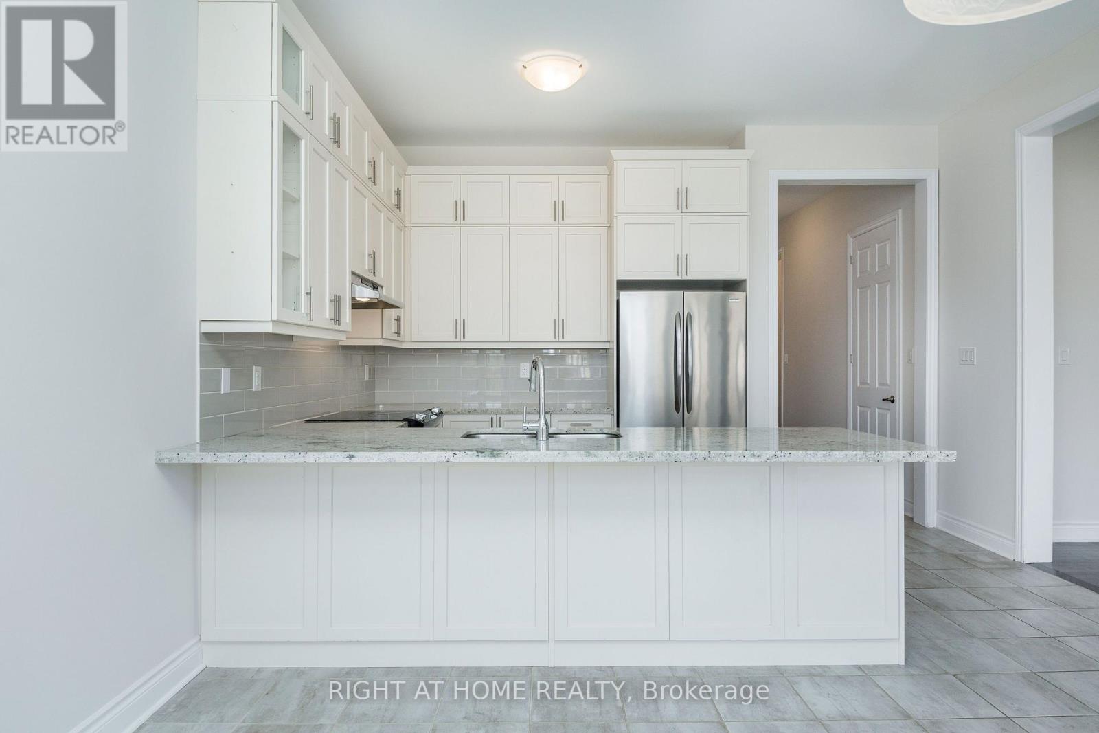8 Monarch Drive, Halton Hills (Georgetown), Ontario  L7G 0H9 - Photo 17 - W13655958