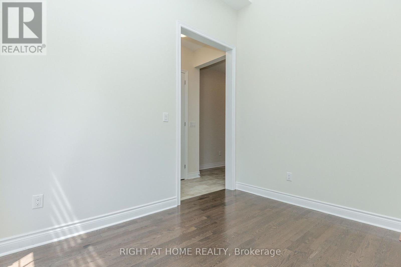8 Monarch Drive, Halton Hills (Georgetown), Ontario  L7G 0H9 - Photo 7 - W13655958