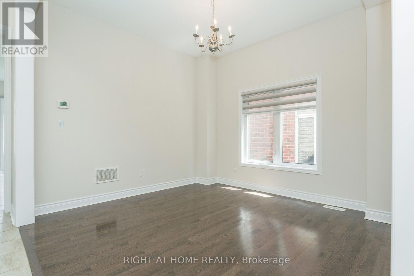 8 Monarch Drive, Halton Hills (Georgetown), Ontario  L7G 0H9 - Photo 9 - W13655958