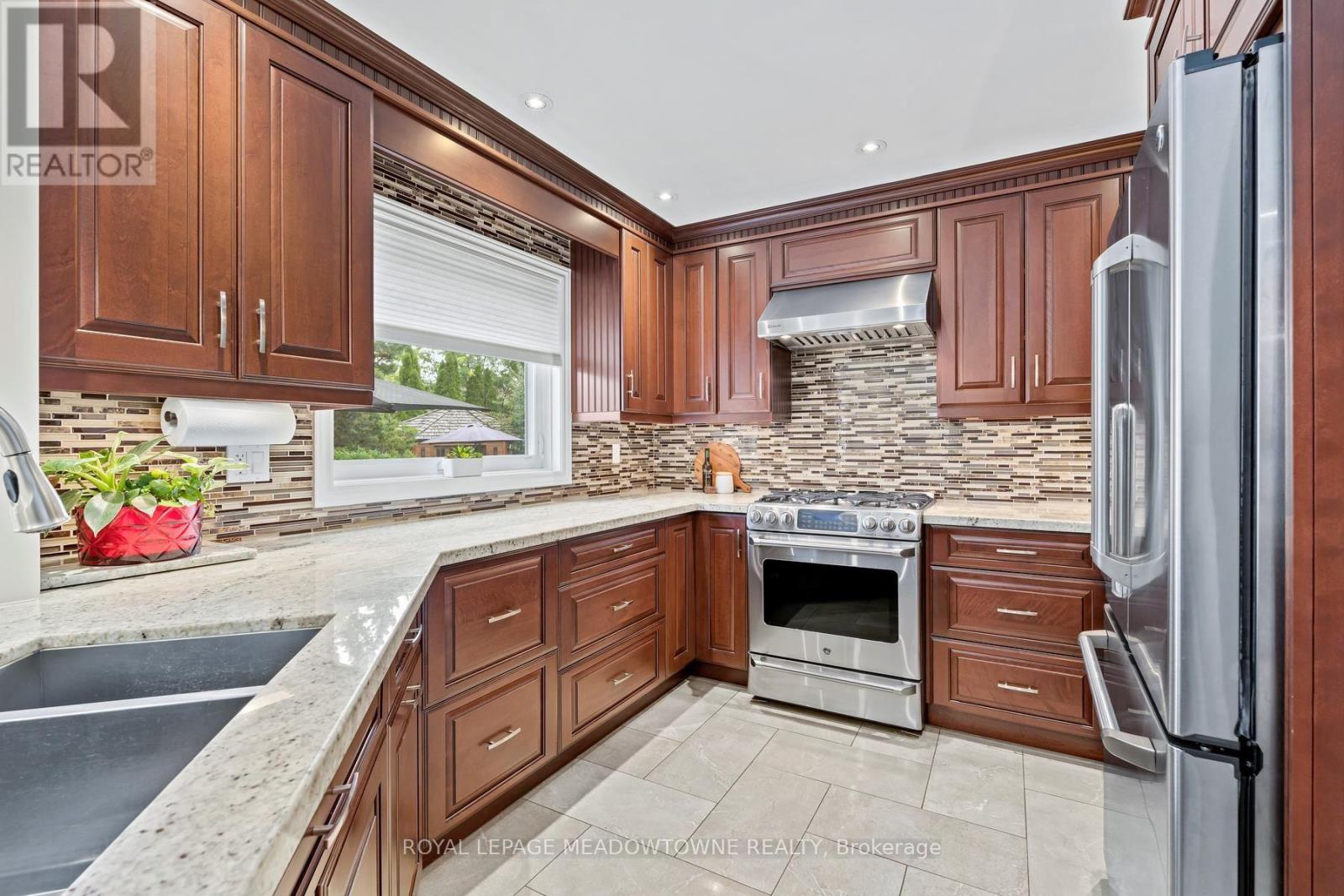 38 Chester Crescent, Halton Hills (Georgetown), Ontario  L7G 5W5 - Photo 11 - W13656424