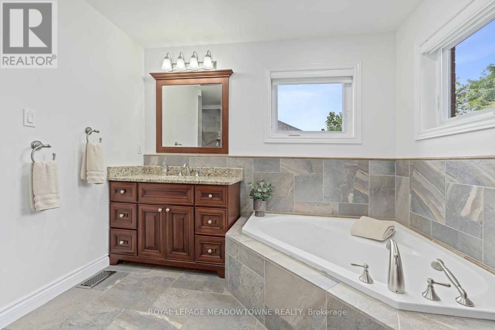 38 Chester Crescent, Halton Hills (Georgetown), Ontario  L7G 5W5 - Photo 27 - W13656424