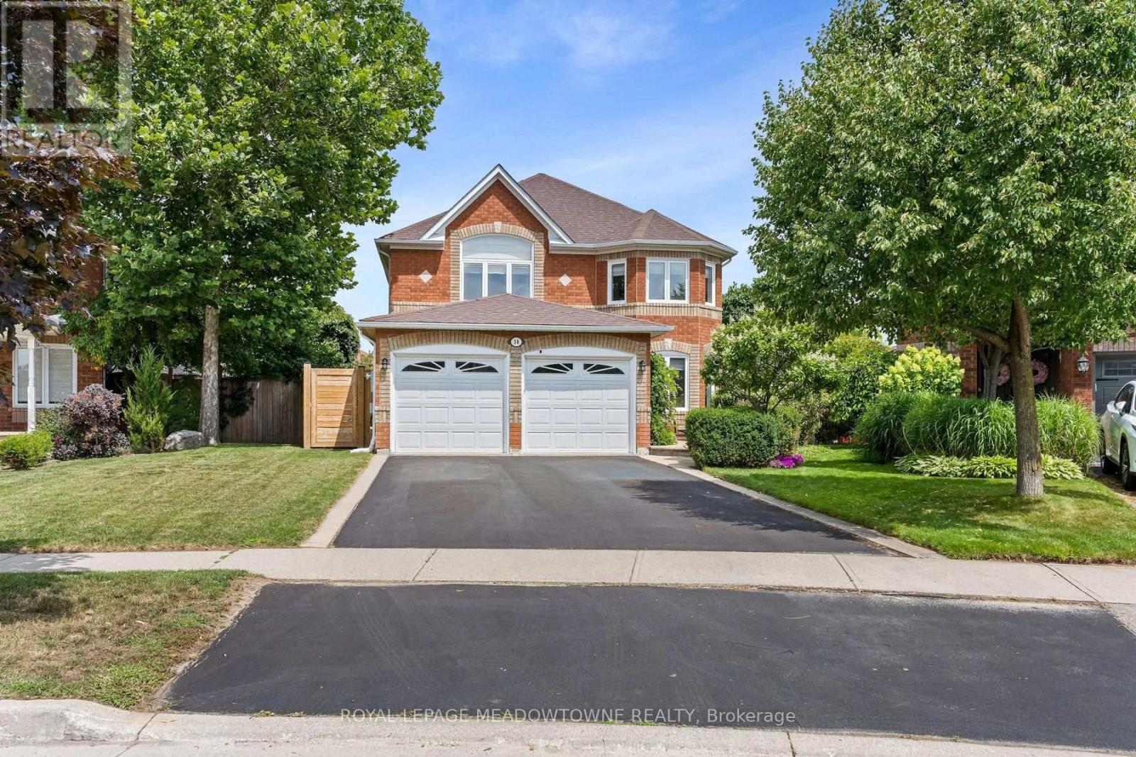 38 Chester Crescent, Halton Hills (Georgetown), Ontario  L7G 5W5 - Photo 3 - W13656424