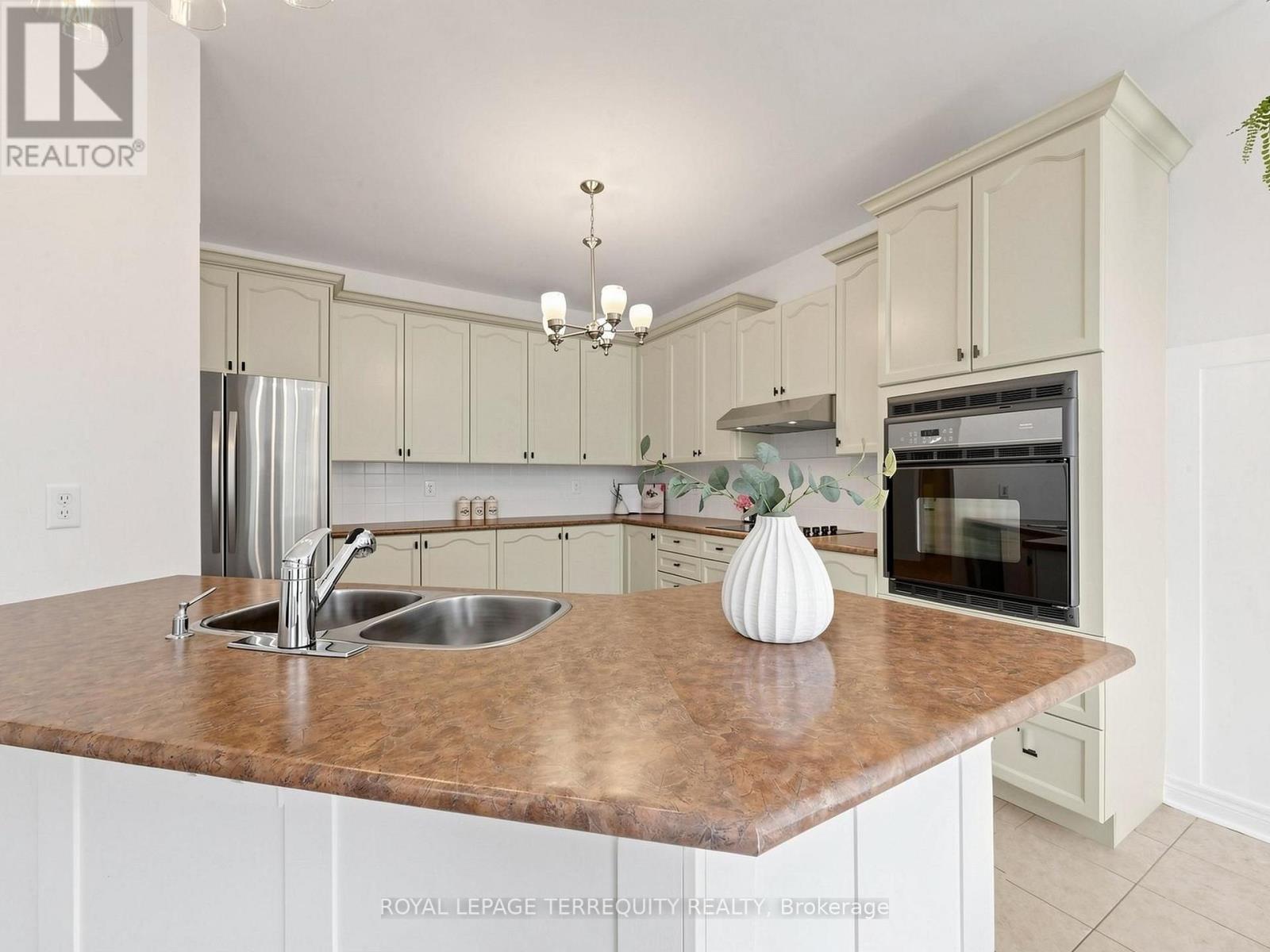 19 Johnson Crescent, Halton Hills (Georgetown), Ontario  L7G 6C9 - Photo 17 - W13656630