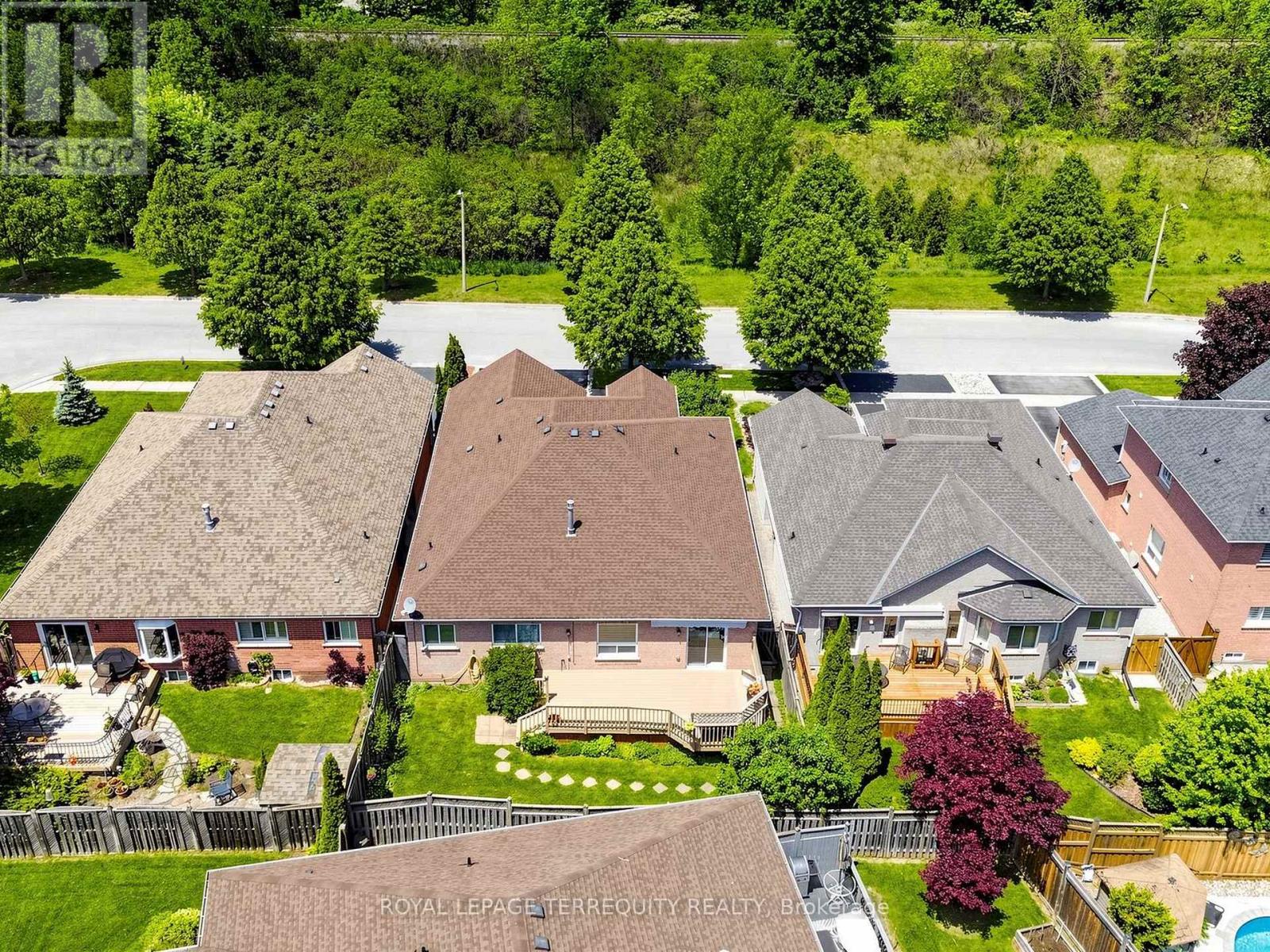19 Johnson Crescent, Halton Hills (Georgetown), Ontario  L7G 6C9 - Photo 5 - W13656630