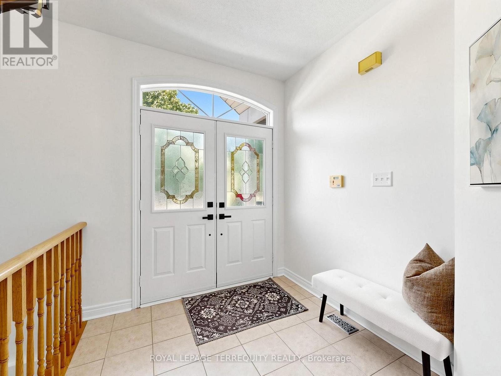 19 Johnson Crescent, Halton Hills (Georgetown), Ontario  L7G 6C9 - Photo 6 - W13656630
