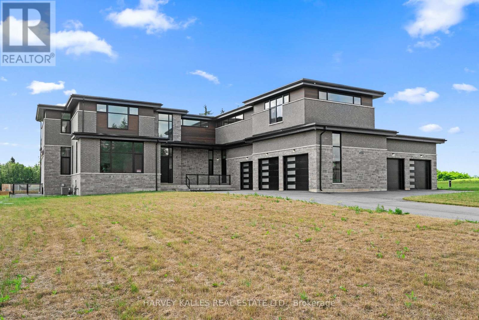 2 Sugarbush Court, Halton Hills (Rural Halton Hills), Ontario  L7G 4S7 - Photo 1 - W13658746